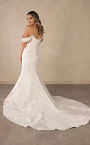 Essense of Australia D4493 | Trouwjurk met Afneembare Overskirt