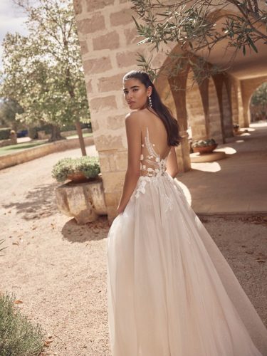 Modeca Mae | Romantische A-lijn trouwjurk | Look of Love Bridal Boutique