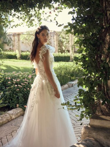 Modeca Melvine trouwjurk | Romantische A-lijn met vlindermouwtjes