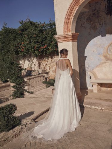 Modeca Milora | Elegante A-lijn trouwjurk met halter | Look of Love Bridal Boutique