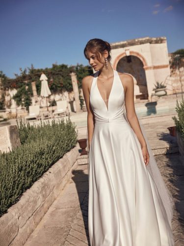 Modeca Milora | Elegante A-lijn trouwjurk met halter | Look of Love Bridal Boutique