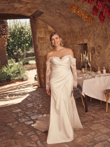 Modeca Naomi trouwjurk | Off-shoulder trouwjurk met kanten mouwen