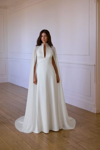 Jesús Peiró 2709 trouwjurk met moderne belijning en elegante uitstraling