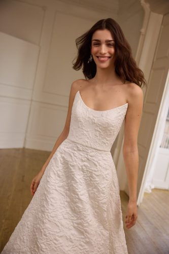 Jesús Peiró 2717 | Moderne Trouwjurk met Cat-Eye Halslijn