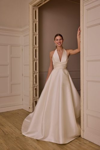 Jesús Peiró 2733 | Minimalistische Halter Trouwjurk met Diepe V-hals | Look of Love